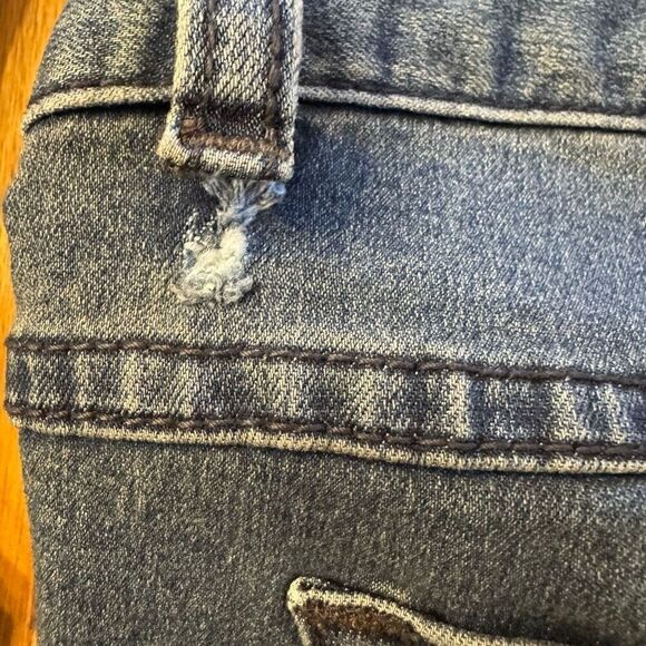 Free People (6/28) Distressed Knee Skinny Jeans - Picture 5 of 6